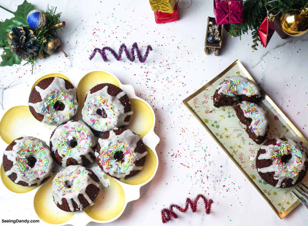 mini gingerbread bundt cakes, christmas decor, holiday decorations, christmas tree, holiday desserts, individual desserts, dessert recipe, christmas recipes, christmas cake, christmas dessert