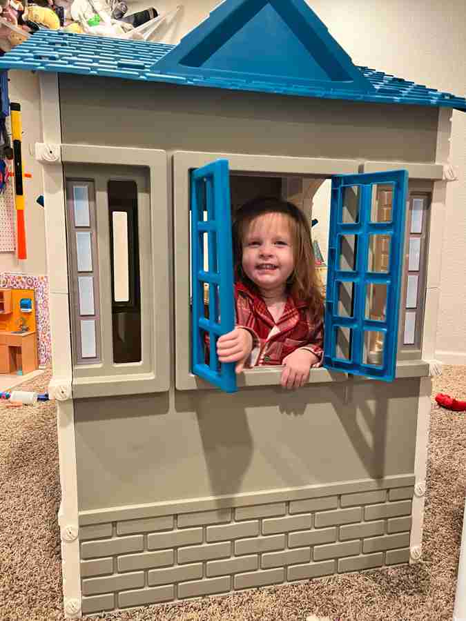 indoor playhouse for toddlers